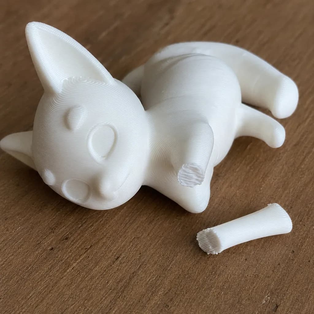 細い足が折れた3Dプリント失敗例